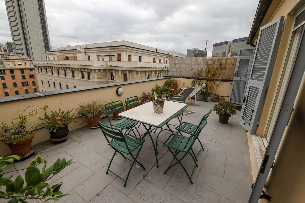Altido Apt For 3 With Rooftop Balcony And Lovely Cityview Genoa Luaran gambar